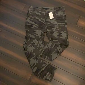 NWT Sanctuary Slim Camo Pant Size 31